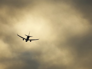 Шта значи забрана летења преко неке територије и ко доноси такву одлуку