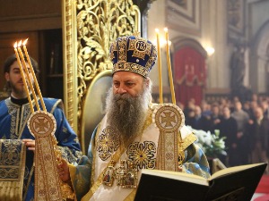 У Храму Светог Саве и још четири цркве служен молебан за Србе на КиМ