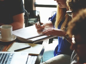 Млади и посао – није довољно засукати рукаве и нанизати десетке, цене се и "меке вештине"