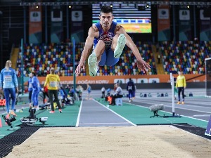 Лазар Анић одустао у финалу скока удаљ на Европском дворанском првенству