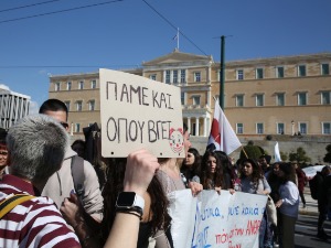 Сукоби с полицијом у Атини, Мицотакис се извинио због железничке несреће