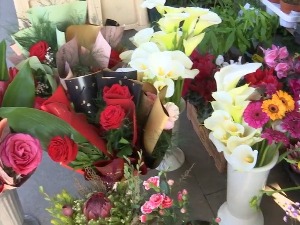 Учитељице заслужују пажњу, али она се не мери вредношћу поклона – шта је најбоље купити за 8. март